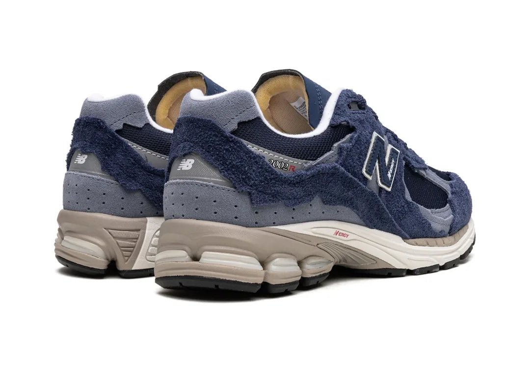 New Balance 2002R Protection Pack Navy Grey - PLUGSNEAKRS