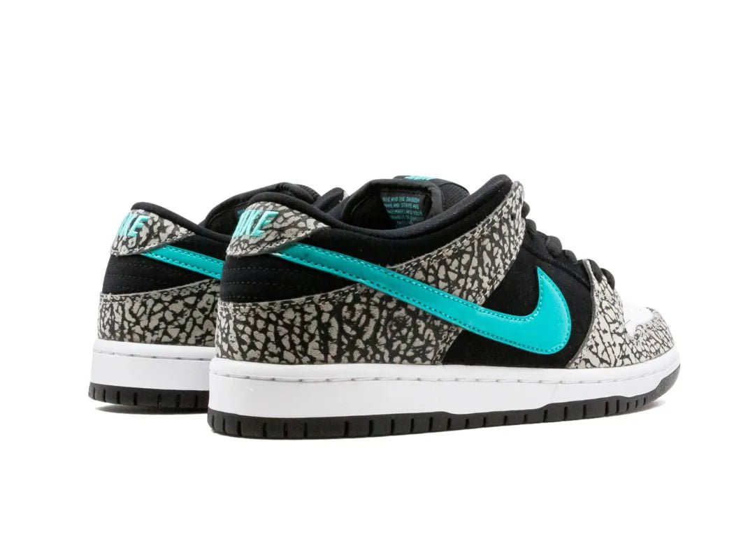 Nike SB Dunk Low atmos Elephant