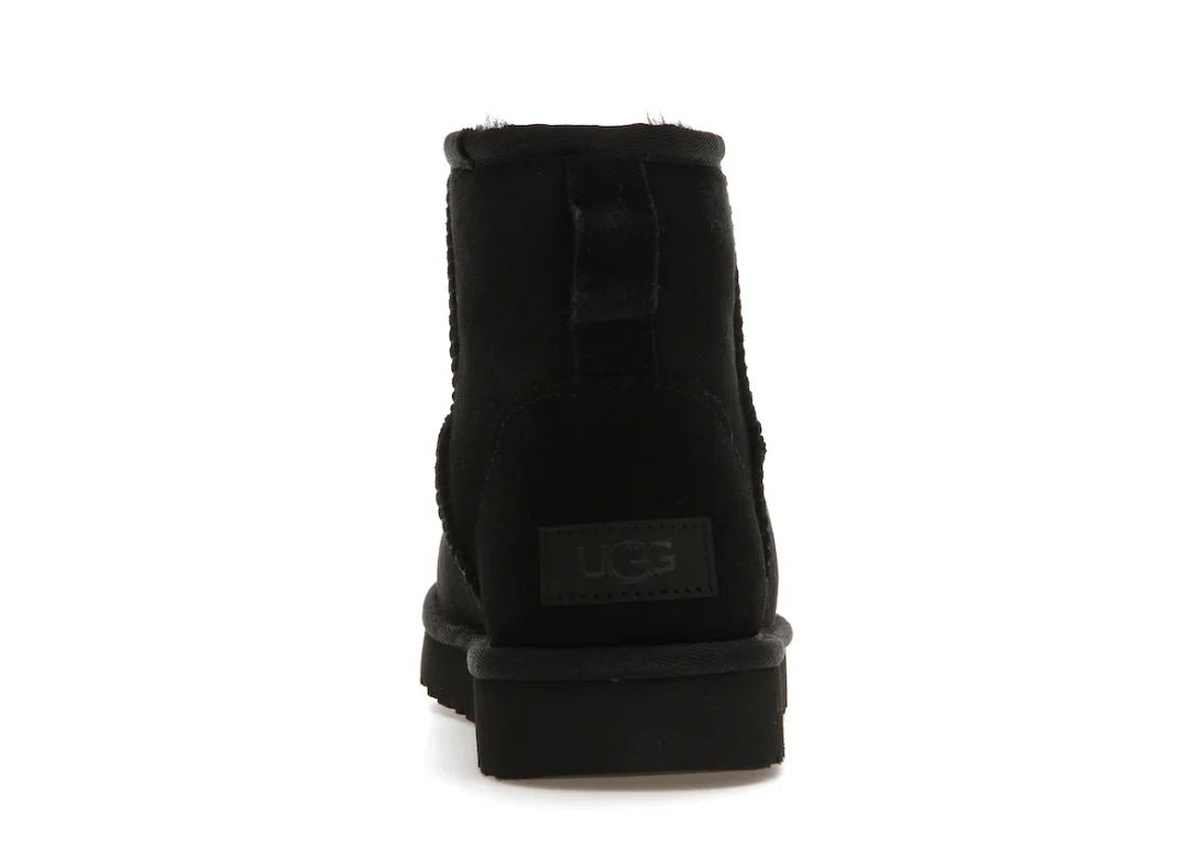 UGG Classic Mini II Boot Black (W) - PLUGSNEAKRS